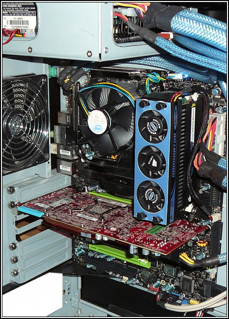 Radeon HD4870 a GeForce GTX 260 v 16-ti hrách