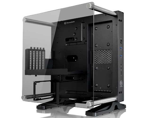 Thermaltake přichází s prosklenou mITX skříní Core P1, kterou lze přidělat na zeď