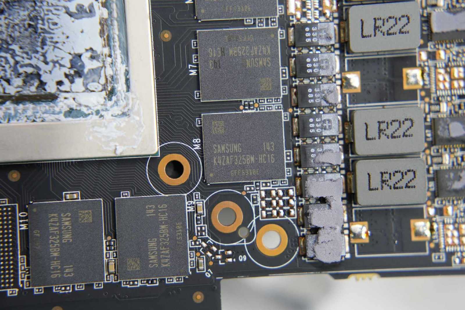 Čínští výrobci upravují staré GeForce RTX 2080 Ti pro AI