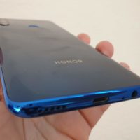 Test Honor 9X: vyskakovací selfie kamerka a provokující záda