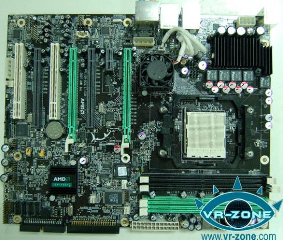 Trojité CrossFire na AMD 790X?