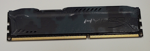 Detail HyperX Fury po finálním nástřiku.