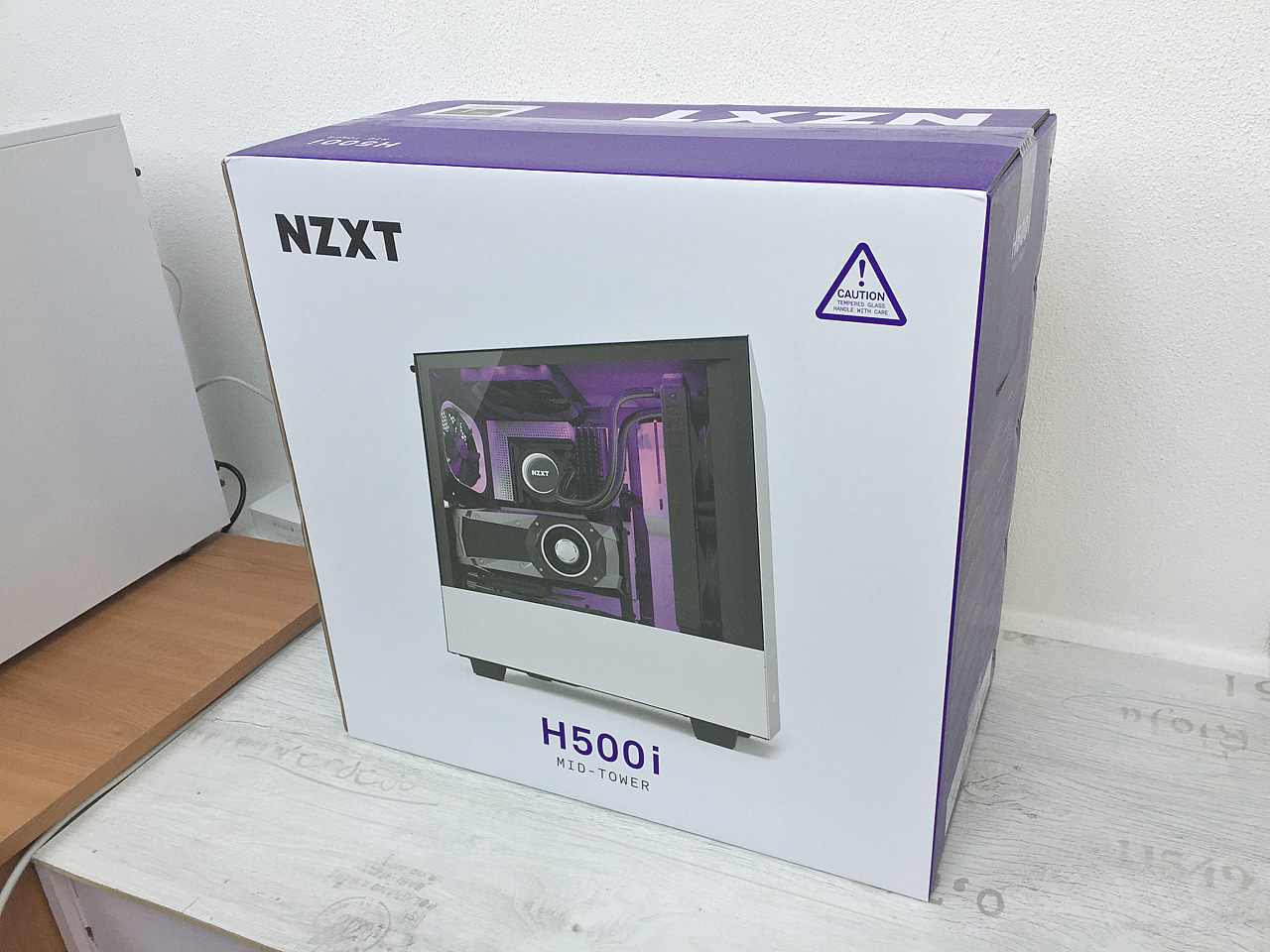 NZXT H500i – jednoduchá, chytrá a pohledná ATX skříň