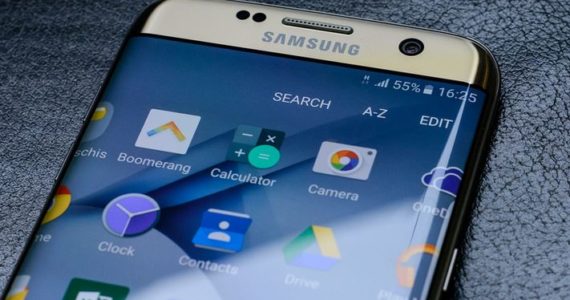 Samsung ohlásil meziroční propad zisku o 38 procent