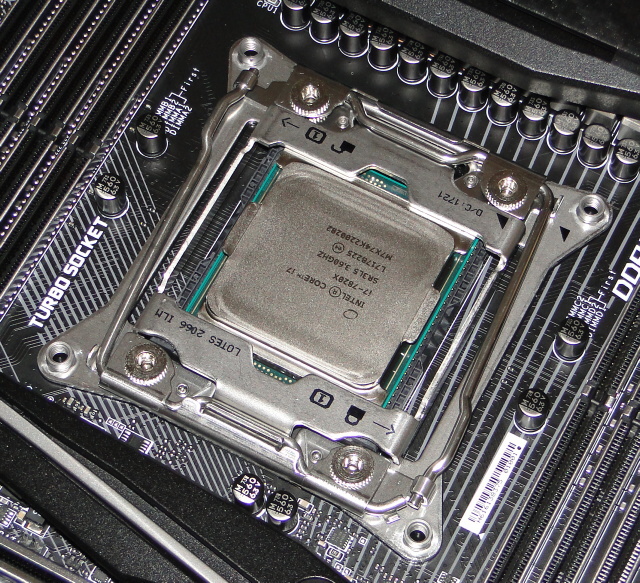 Intel Core i7-7820X: Osmijádro Skylake-X v testu