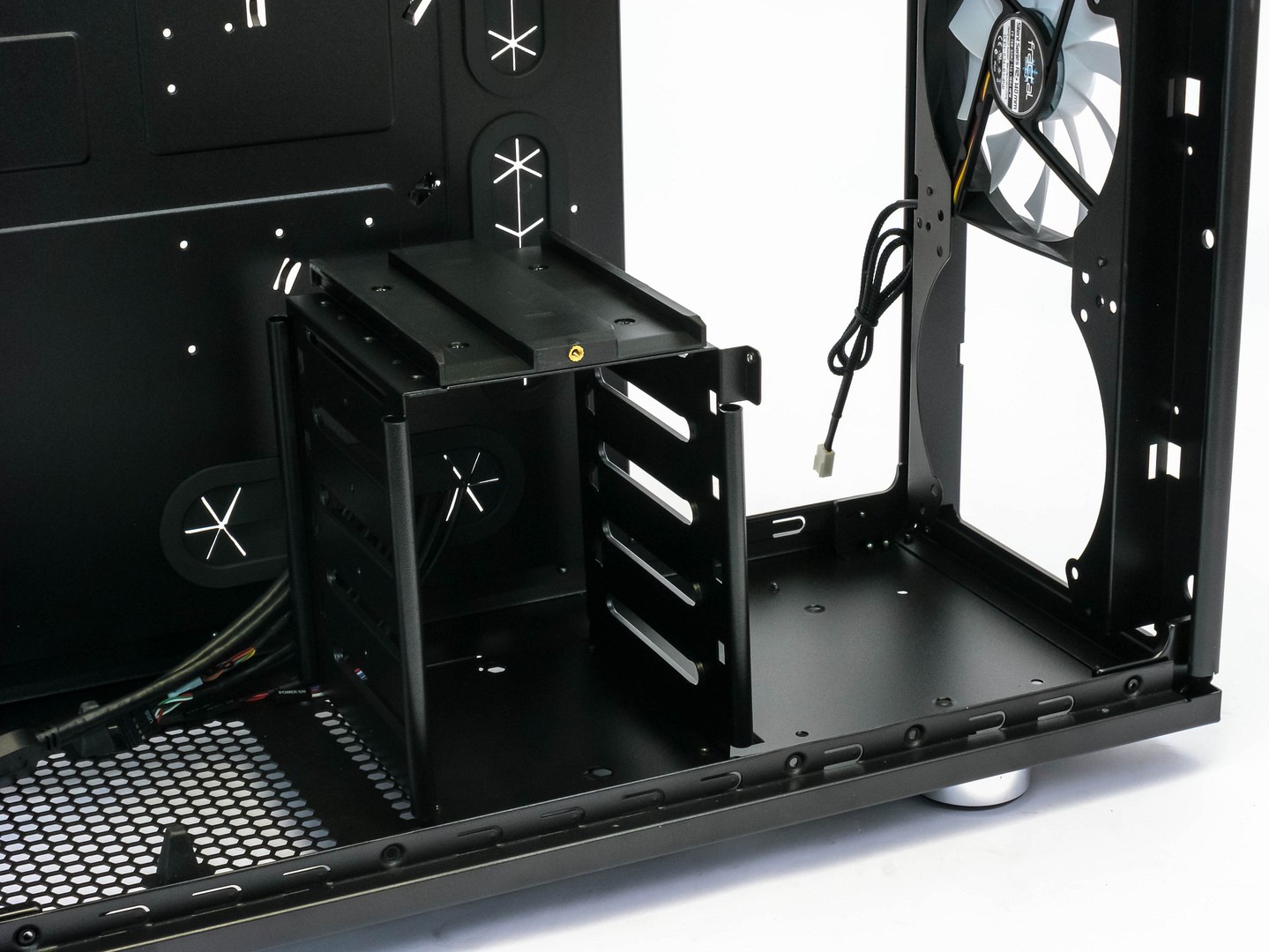 Fractal Design Arc XL: variabilita, elegance, prostor a dobrá cena