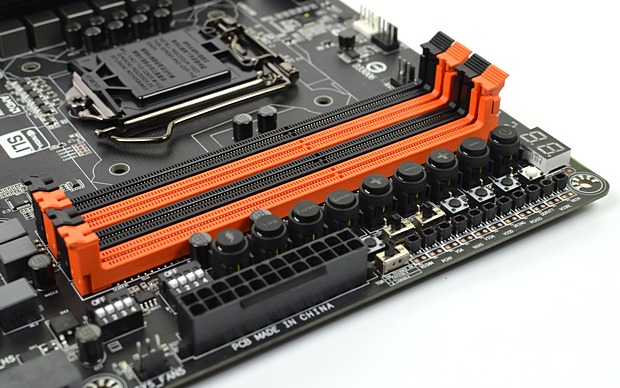 Gigabyte Z97X-SOC Force: nástroj pro overclockery