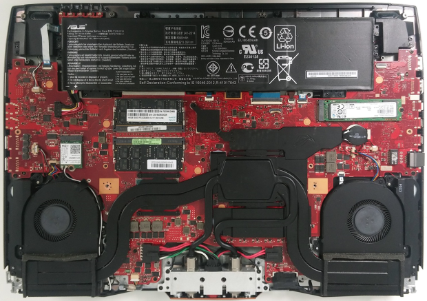 Asus GX700 – vodou chlazený, brutální herní notebook 