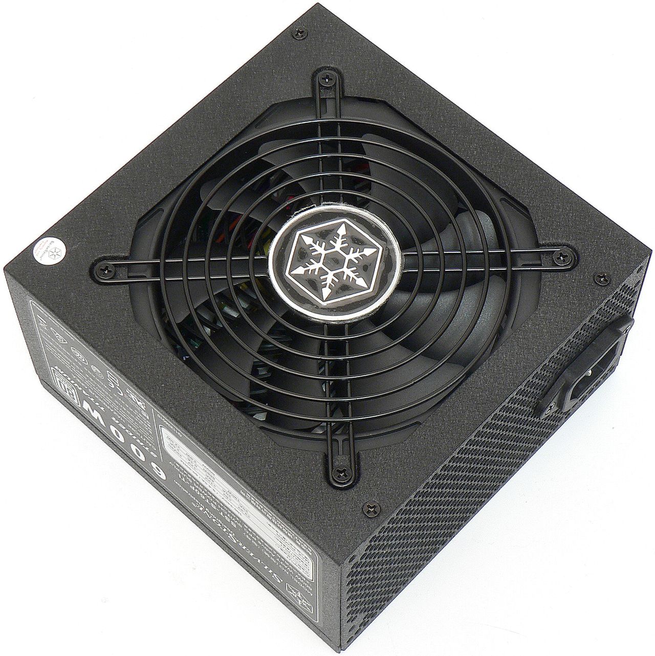 Recenze zdroje Silverstone Strider Titanium 600 W 