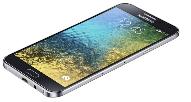 [CES 2015] Samsung Galaxy E5 a E7: Smartphony za slušnou cenu pro nenáročné uživatele