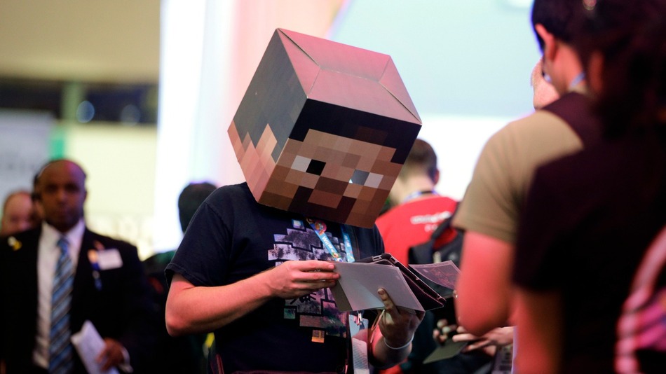 Microsoft koupil studio Mojang, za tvůrce hry Minecraft zaplatí 53 miliard korun