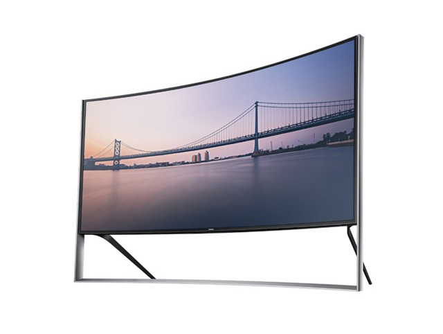 Za novou prohnutou 105" UHD televizi od Samsung zaplatíme 3× více než za nový automobil