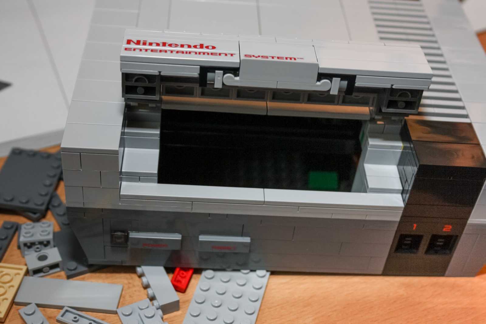 NES, jeho jméno je Lego NES!