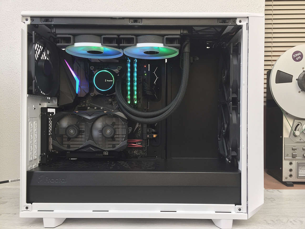 Test skříní Fractal Design Meshify 2 a Meshify 2 XL