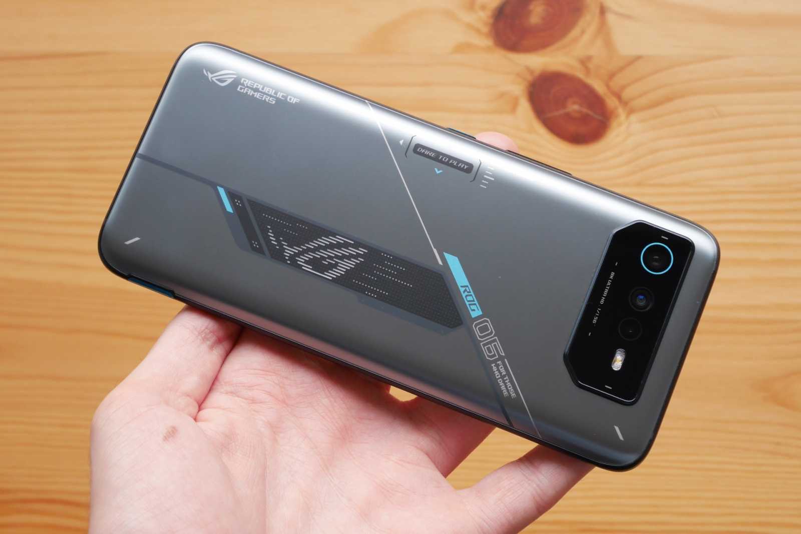 Recenze Asus ROG Phone 6D: jde to i levněji!