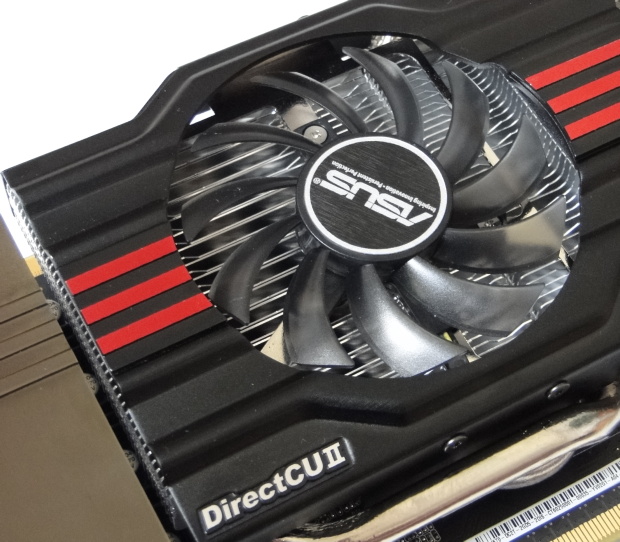 Grafika Asus GeForce GTX 670 DCU II – překoná i GTX 680