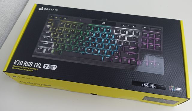 Corsair 70 TKL RGB - kompaktní herní mechanika na cesty 