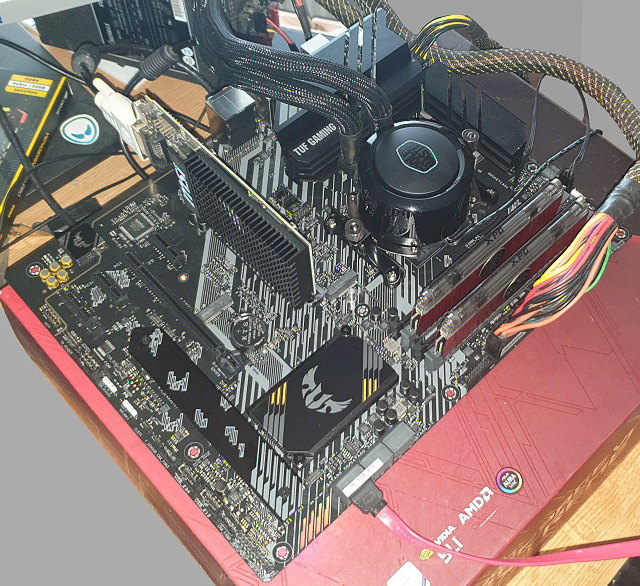 Test AMD Ryzen 7 PRO 4750G: 8 jader Zen 2 s grafikou Vega
