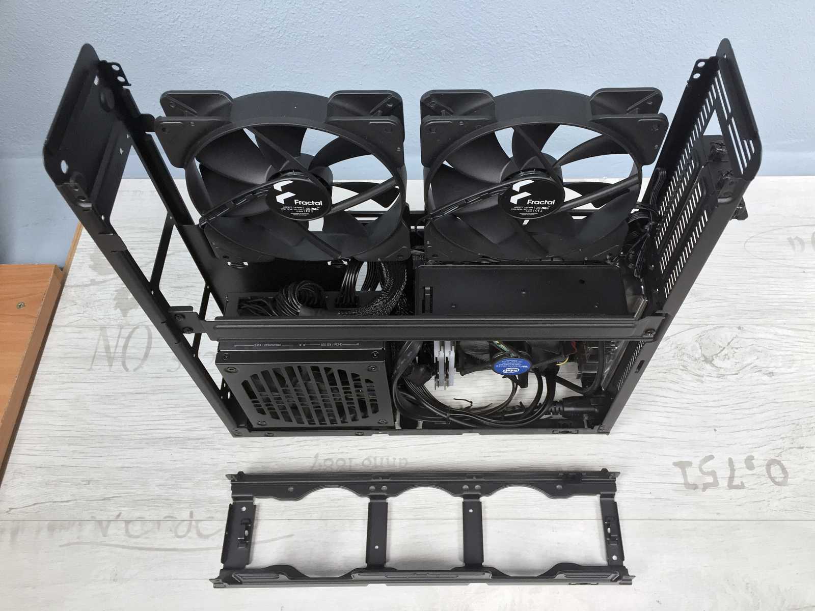 Test skříně Fractal Design Ridge