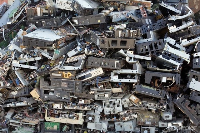 Hoďte to do šrotu ve jménu pokroku (foto z Greenpeace.org)