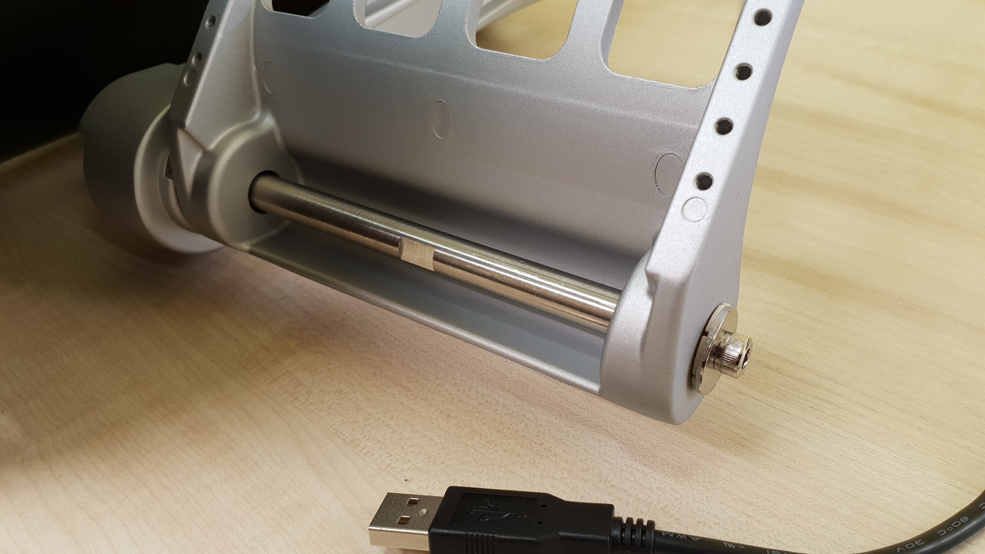 Thrustmaster Pendular Rudder – kovářské veledílo