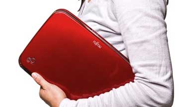 Fujitsu LifeBook MH380: v rudé barvě a s Atomem