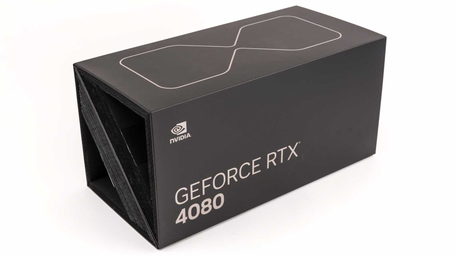 Test GeForce RTX 4080 Founders Edition:  Výkon a  efektivita nové generace