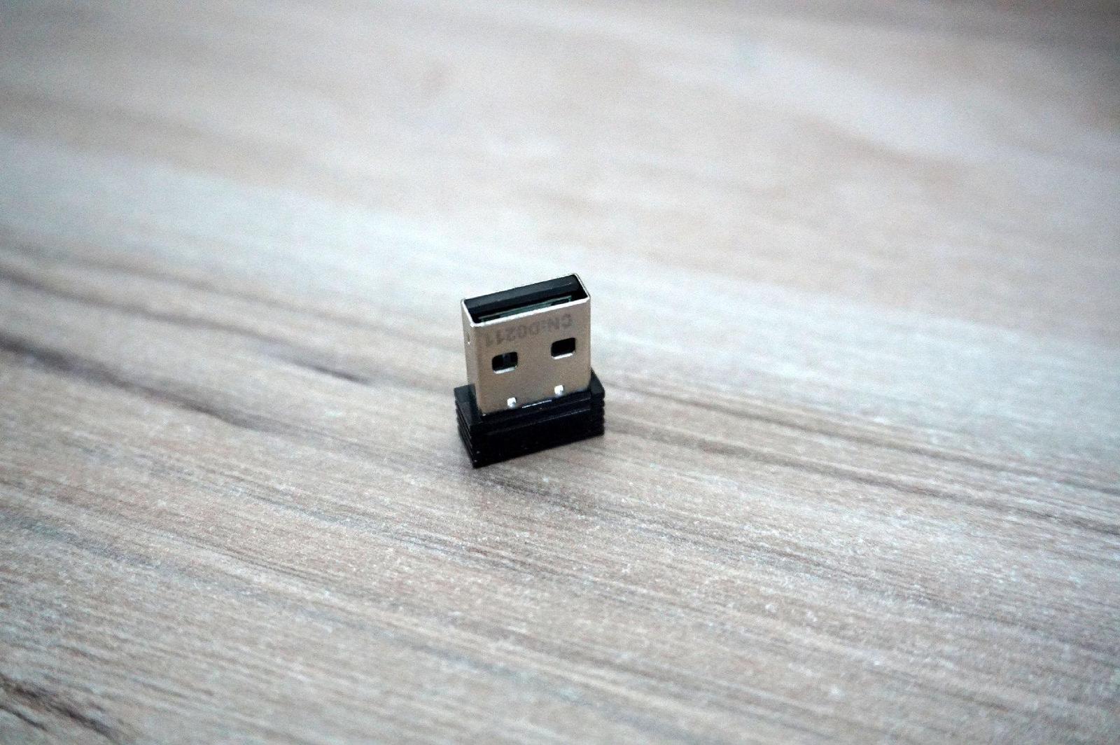 Klasický, jednoduchý dongle do velkého USB