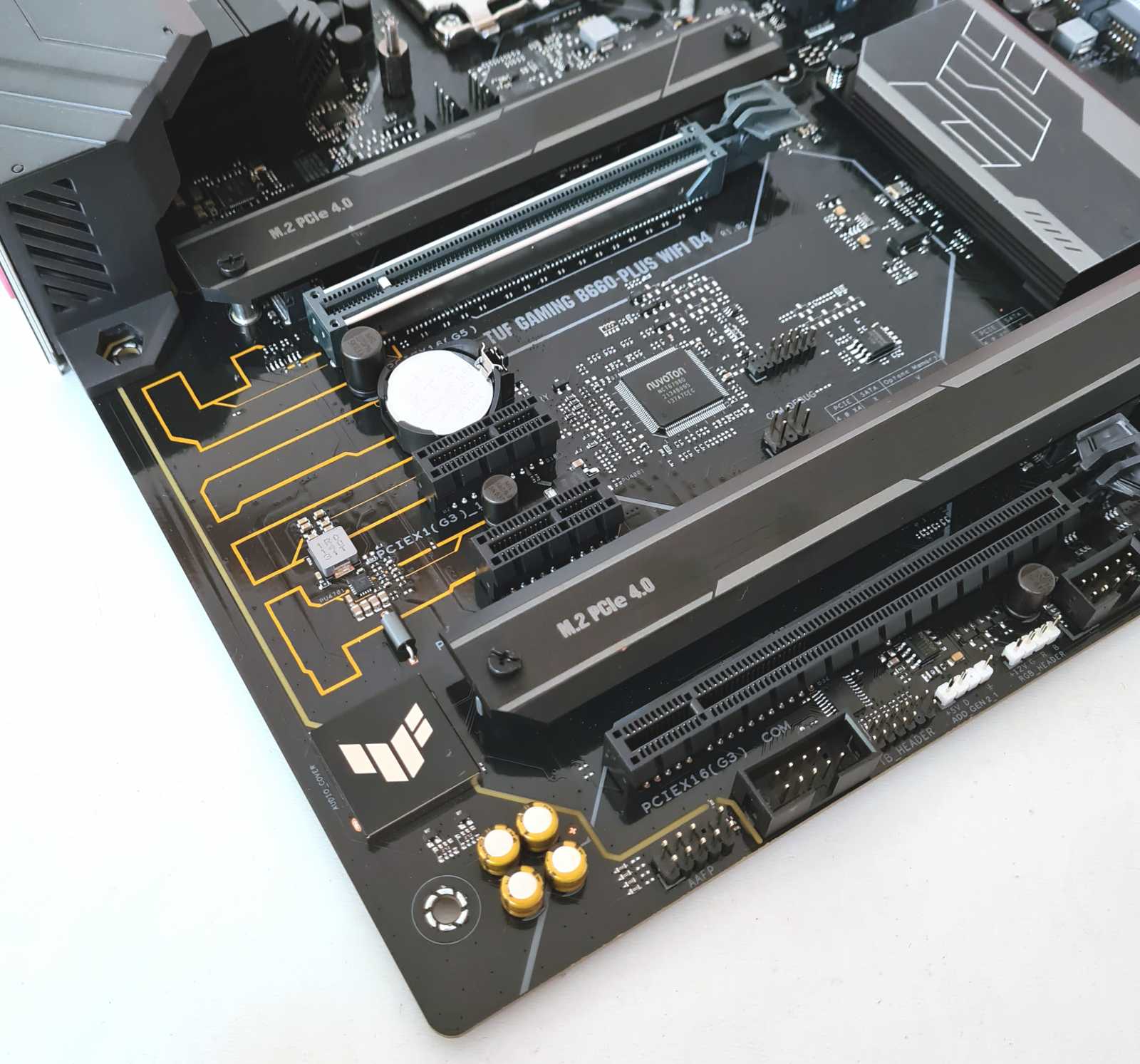 ASUS TUF Gaming B660-PLUS WIFI D4: Levná ATX deska (DDR4) pro nové Intely