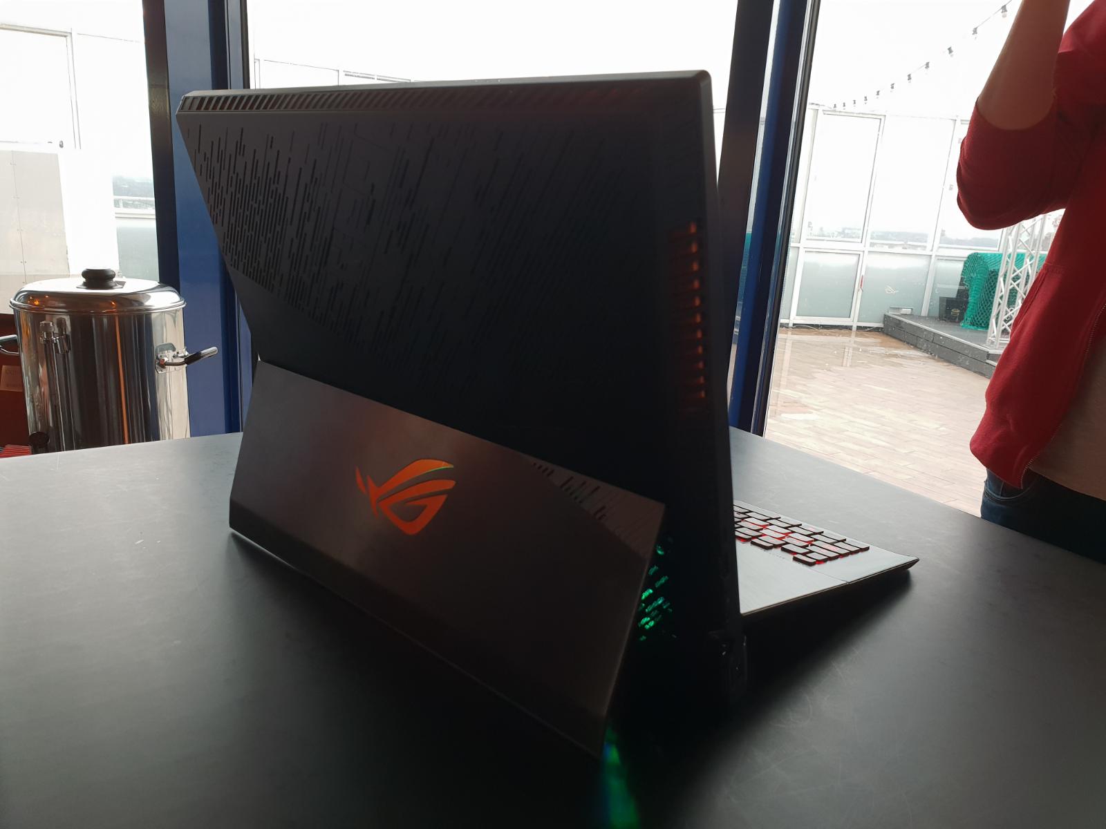 ASUS ve Varšavě prezentuje nové řady notebooků pro rok 2019