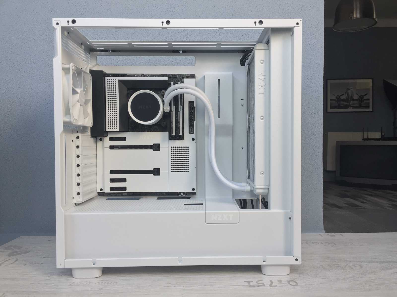 Test skříně NZXT H7 FLOW: více prostoru a lepší odvětrávání pro výkonný hardware