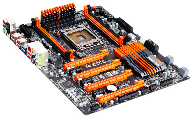 Gigabyte X79-UD7 – nejvyšší model, ale na konkurenci nestačí