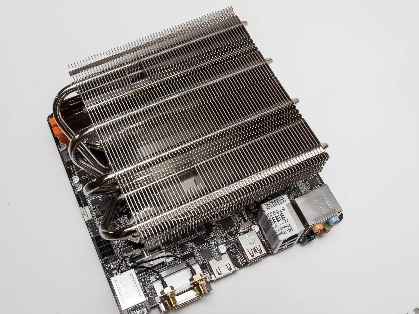 Chladiče pro HTPC: Když na procesor nastoupí těžká váha