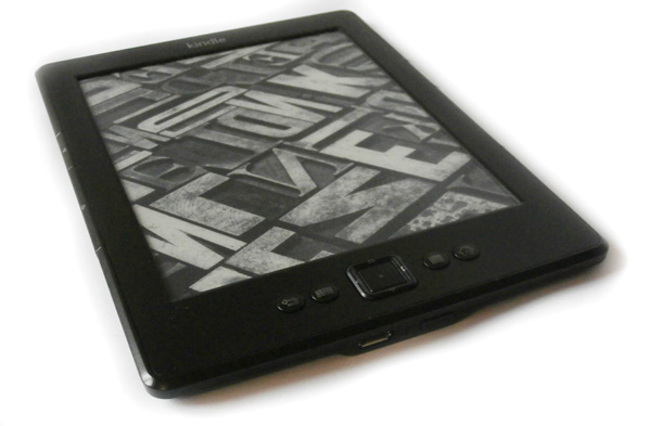 Levné čtečky ebooků s E Ink: od Kindle 5 k PocketBooku