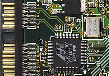 Test disků: ATA, Serial ATA... RAID - co koupit?