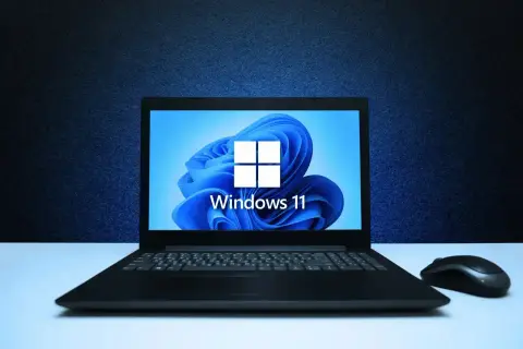 windows-11-ziskava-trh-desitky-jsou-5-mesicu-bez-podpory