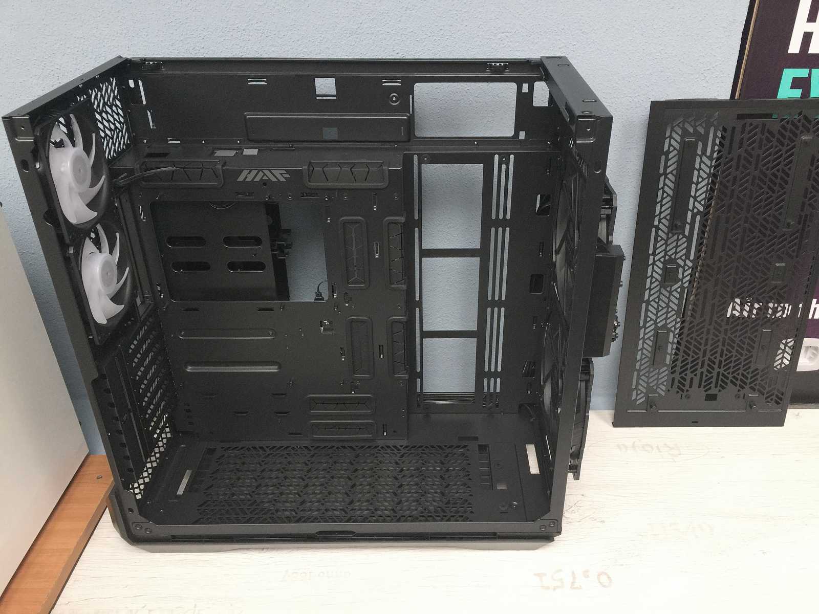 Test skříně Cooler Master HAF 700 EVO – extrém v mnoha aspektech