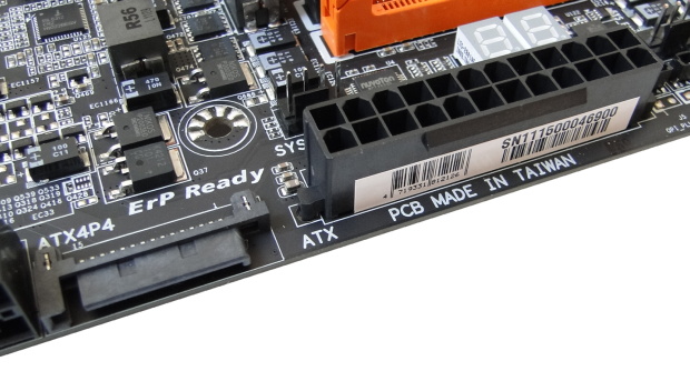 Gigabyte GA-X58A-OC – oranžový ďábel jen pro taktování