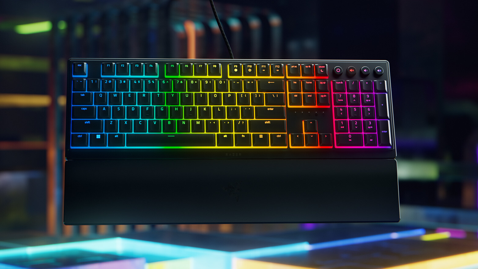 Razer uvádí klávesnice Ornata V3 a V3X s nízkým profilem a membránovými a hybridními spínači