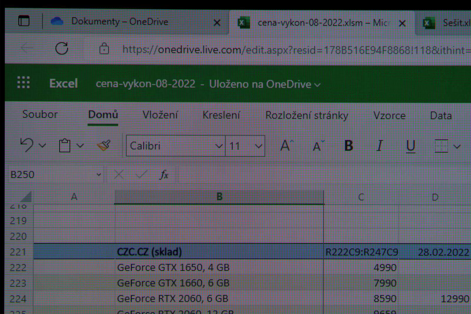 MS Excel na QD-OLED v detailu (5510 × 3674, 18 MB)