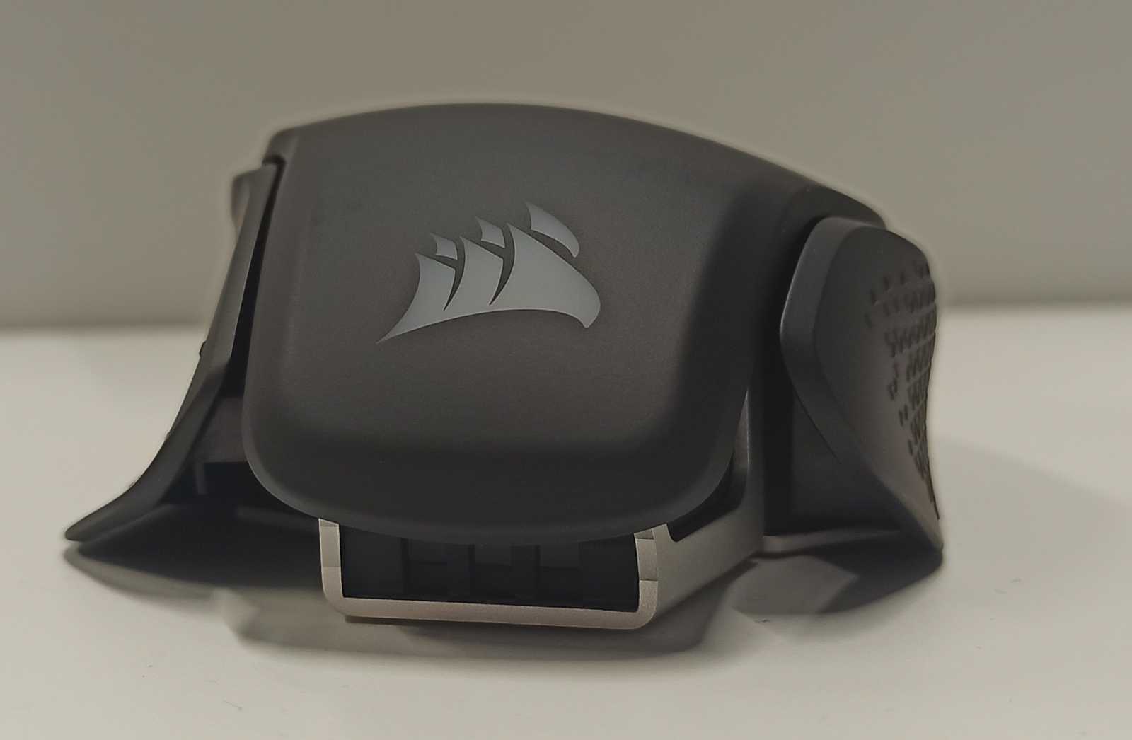Corsair M65 Ultra RGB Wireless – Designová herní myška bez vodítka