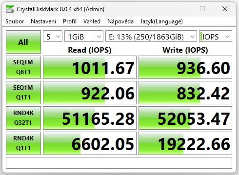 Test SSD Kingston XS1000 2 TB v Crystal Disk Mark na USB 3 Gen 2 (IOPS)