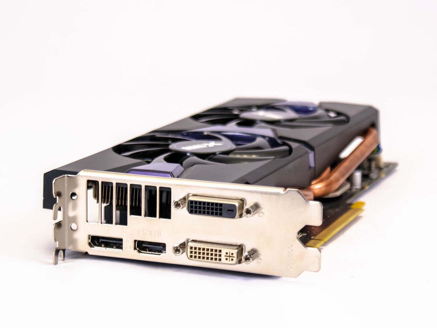 2× Sapphire R9 285: Dual-X a příjemné překvapení Compact