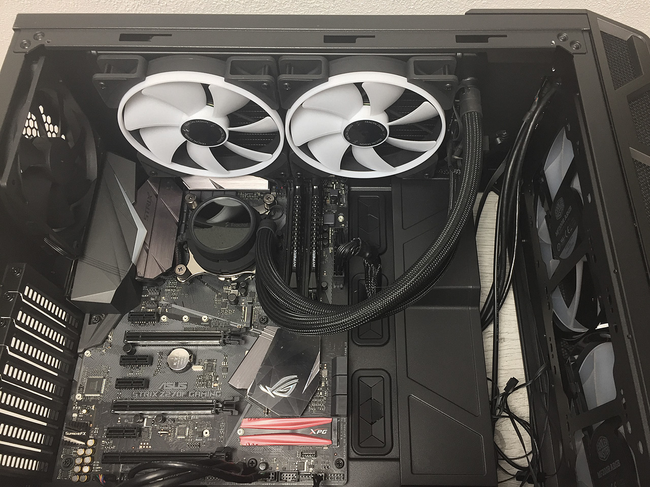 Cooler Master MasterCase H500 ARGB – nejnižší HAF