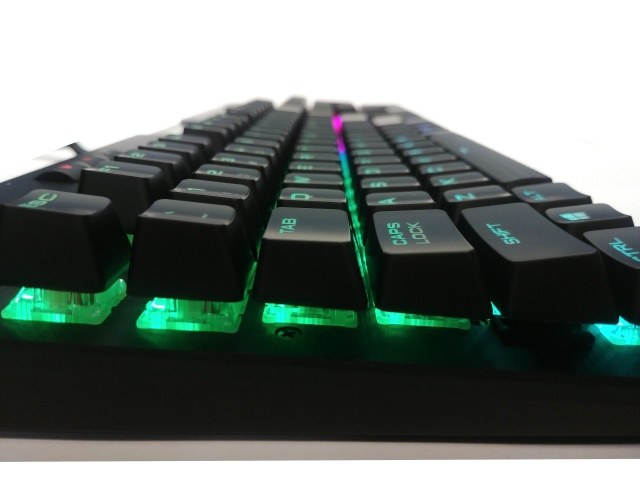 Corsair K70 MK.2: tichá a přitom mechanická