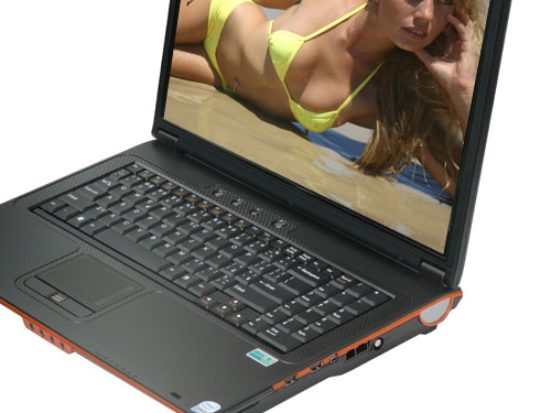 UMAX VisionBook M570TU - mobilní stroj pro hry