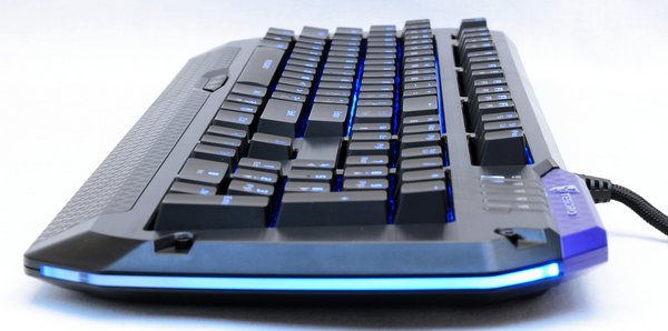 Dvě mechanické od Tesoro: kovovou, či s RGB podsvícením? 