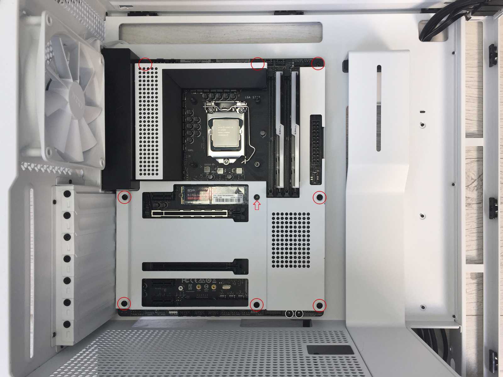 Test skříně NZXT H7 FLOW: více prostoru a lepší odvětrávání pro výkonný hardware