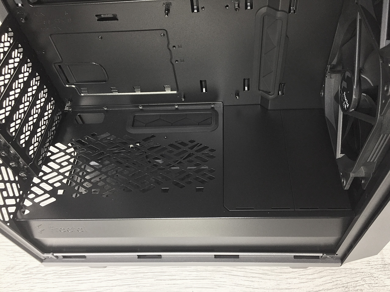 Fractal Design Meshify 2 Compact — ještě lepší a stylovější