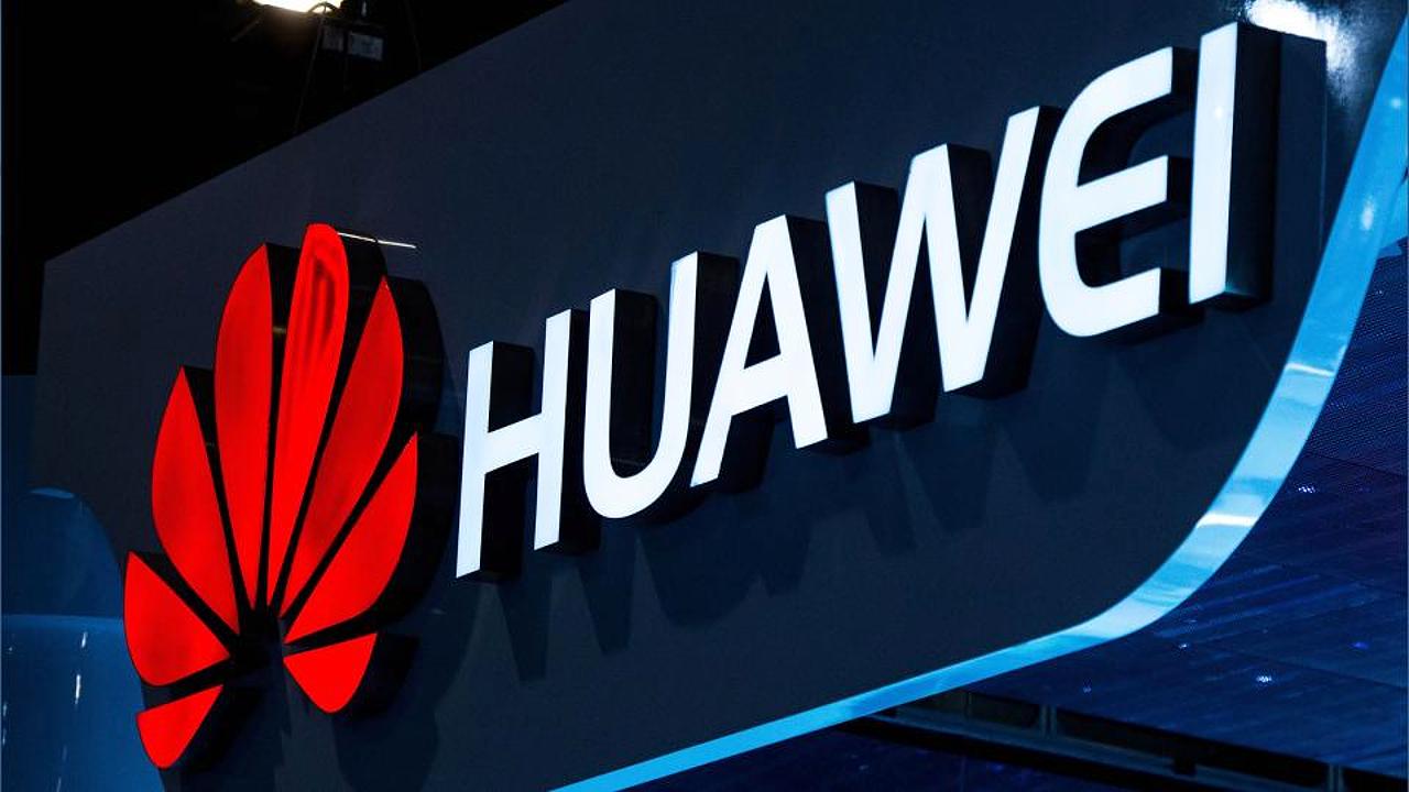 Huawei si v celosvětových prodejích smartphonů udržel druhou pozici